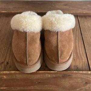 UGG Disquette Slipper, Size 7